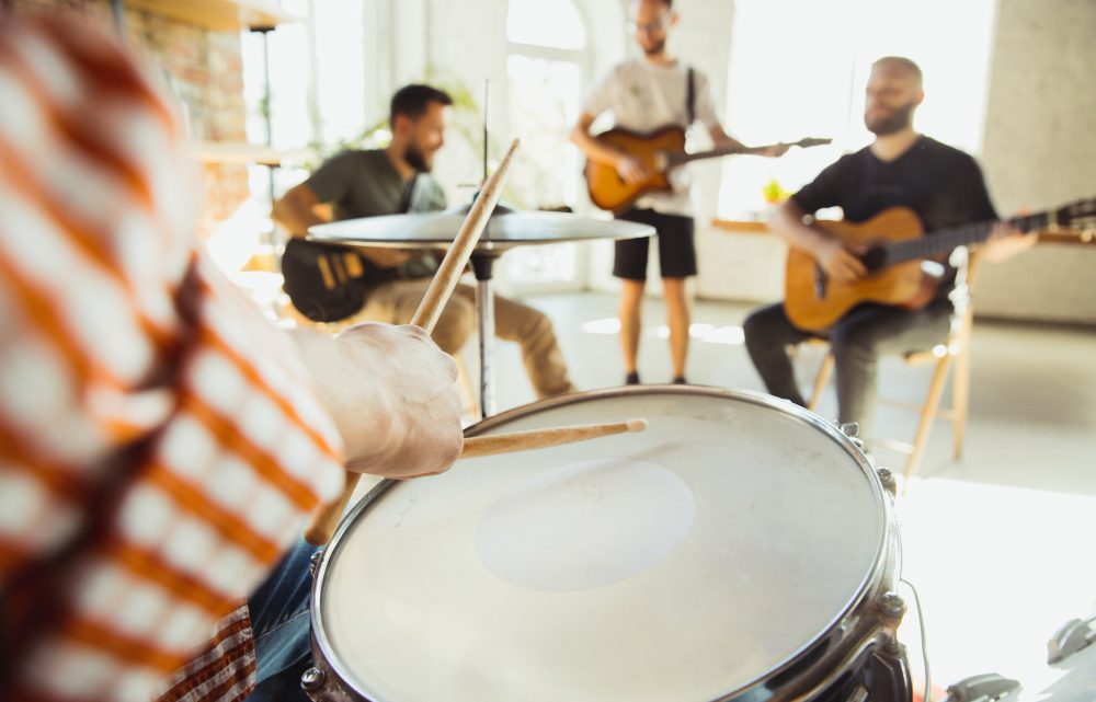 Rivivere la Puglia Attraverso le Note dei Terraross: Tradizione e Innovazione sonora