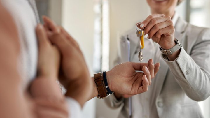 Affidati all’Expertise del Team Aralla: La Tua Guida alla Compravendita Immobiliare a Genova